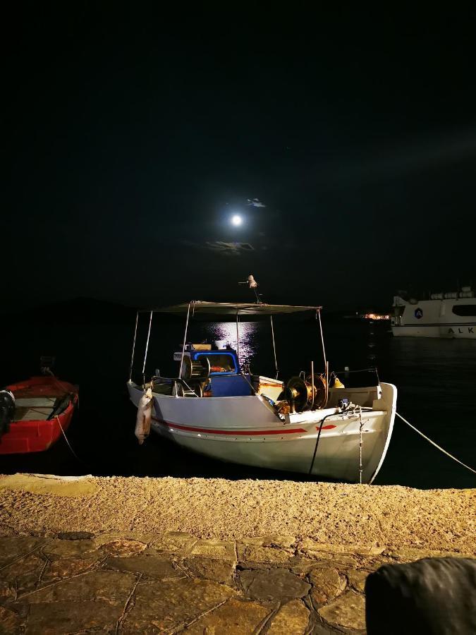 Kalypso Apartment Chalki Town ภายนอก รูปภาพ