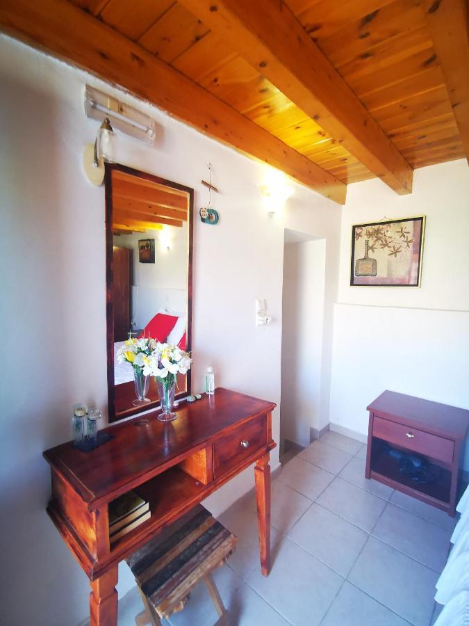 Kalypso Apartment Chalki Town ภายนอก รูปภาพ
