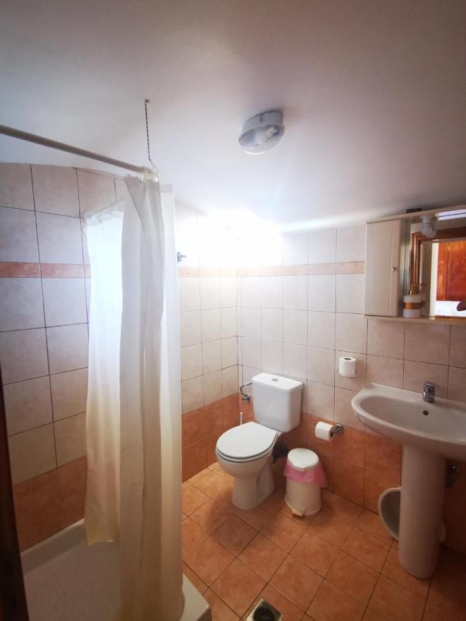 Kalypso Apartment Chalki Town ภายนอก รูปภาพ